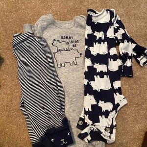3/$20 Carters 3 mo outfit